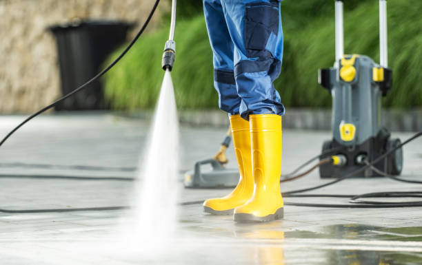 Best Sidewalk Pressure Washing  in Center Point, IA