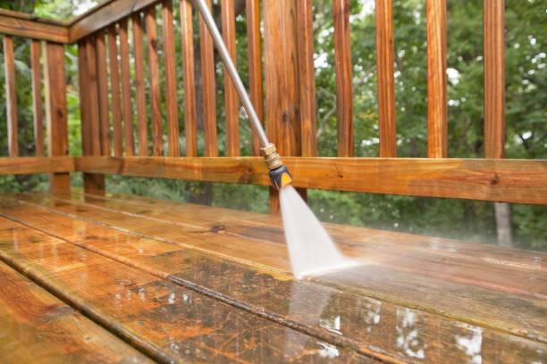 Best Concrete Pressure Washing  in Center Point, IA