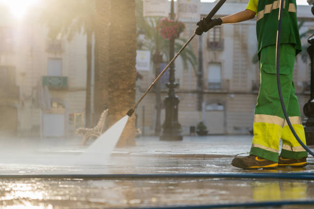 Best Deck Cleaning Services  in Center Point, IA